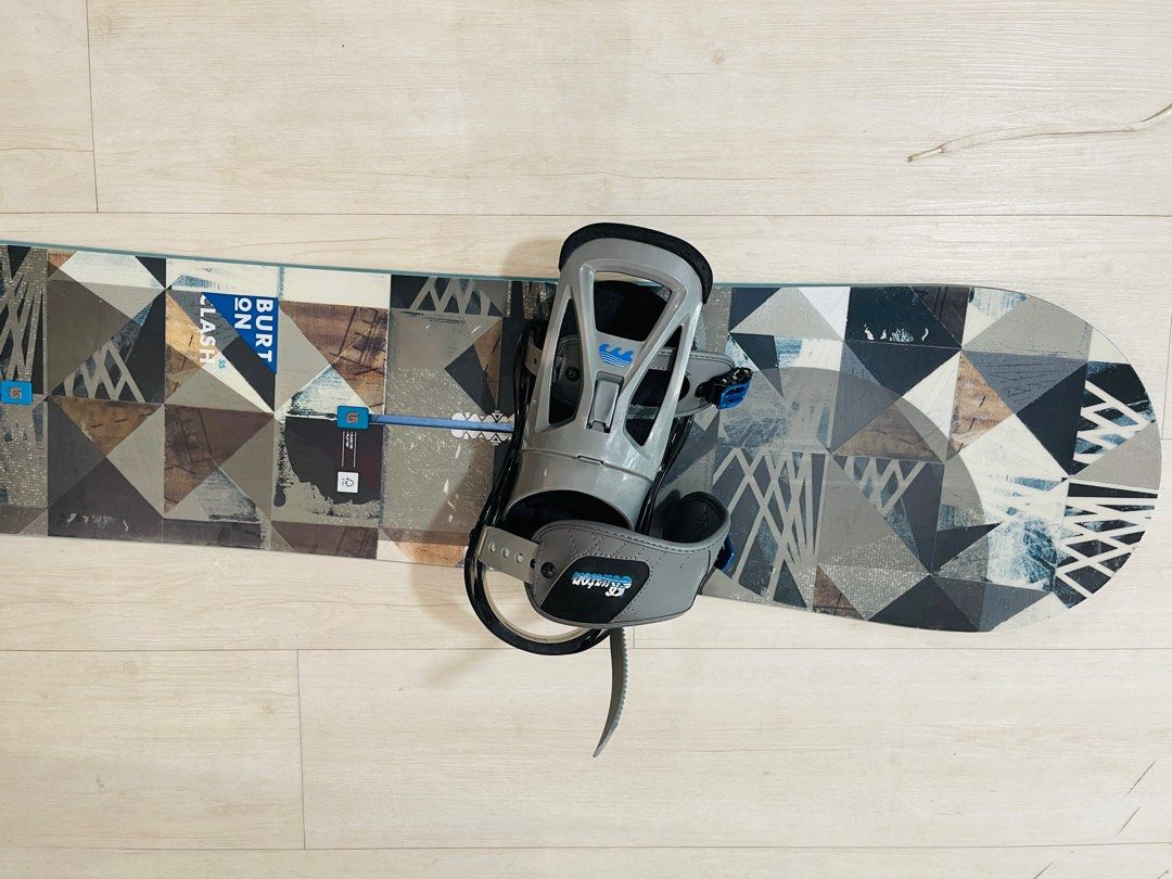 Burton Clash 155cm snowboard + Burton freestyle bindings M + Thirtytwo Exit  Snowboard boots