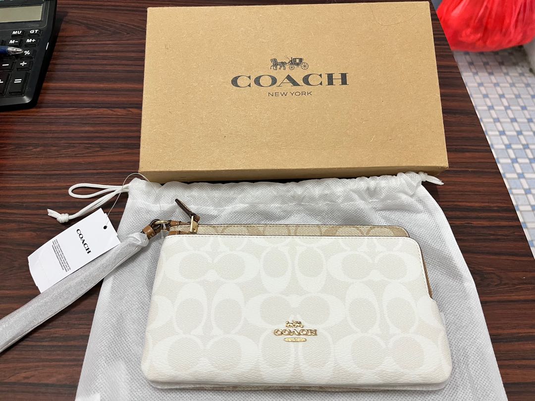 coach hand wallet