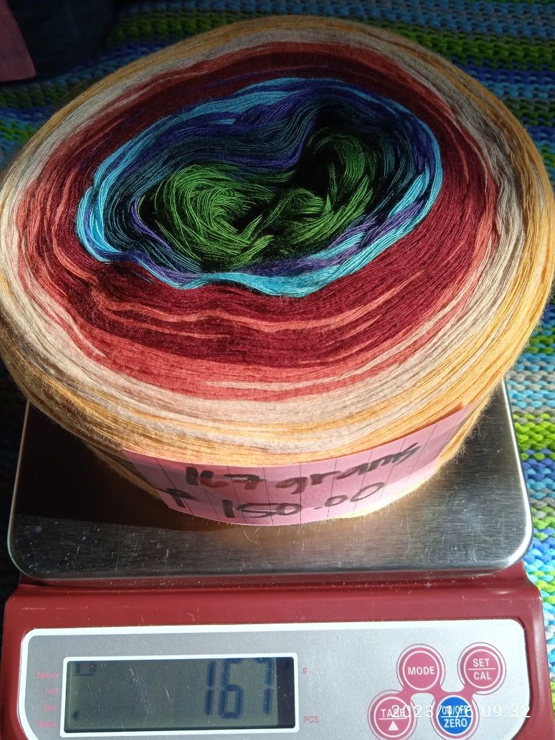 colorway yarn crochet gantsilyo, Hobbies & Toys, Stationary & Craft