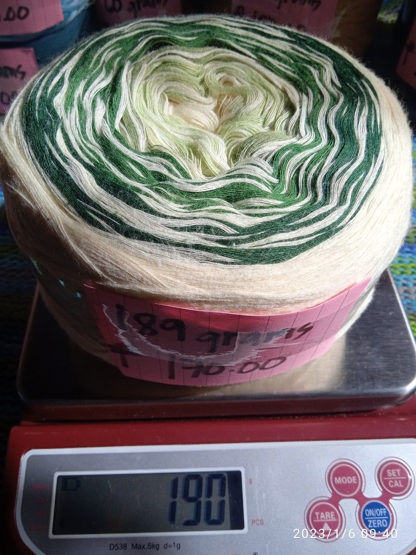 colorway yarn crochet gantsilyo, Hobbies & Toys, Stationary & Craft