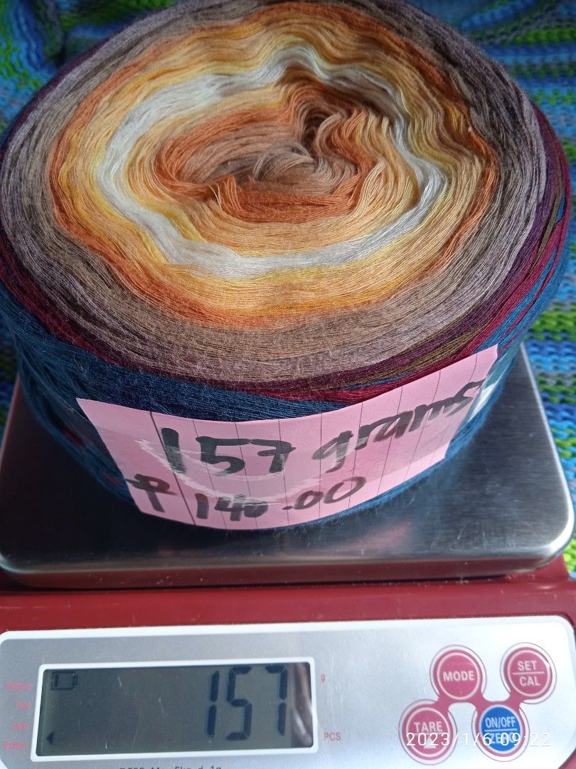 colorway yarn crochet gantsilyo, Hobbies & Toys, Stationary & Craft