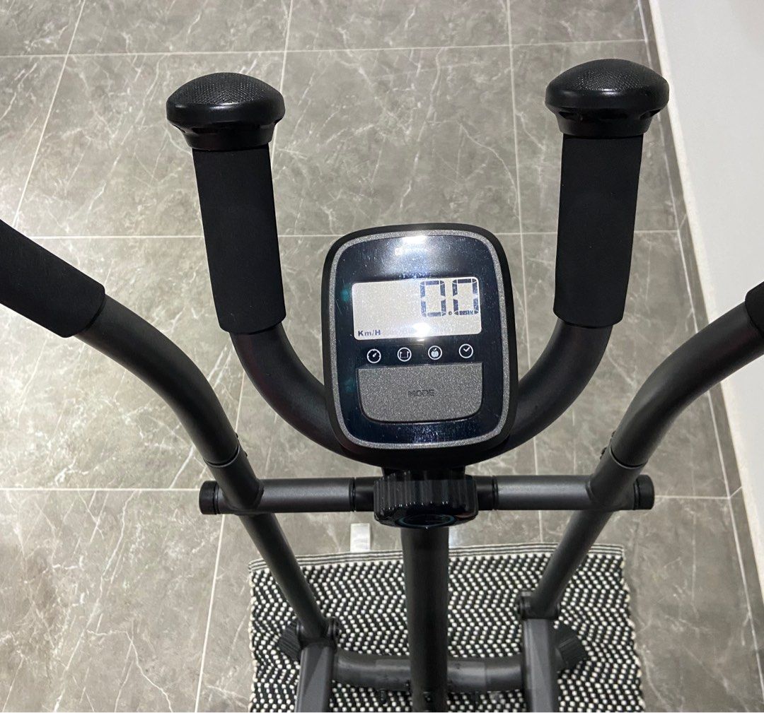 Decathlon Elliptical 100 Cross Trainer, Sports Equipment, Exercise