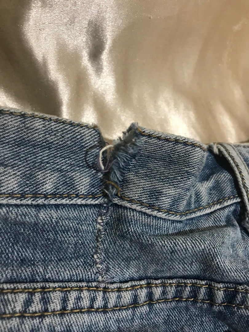 denim shorts (Category: Shorts) located in Cainta. Submitted by div.declutters (Listing ID 1207993934, Image 3). Description: waist- 23-25in.
