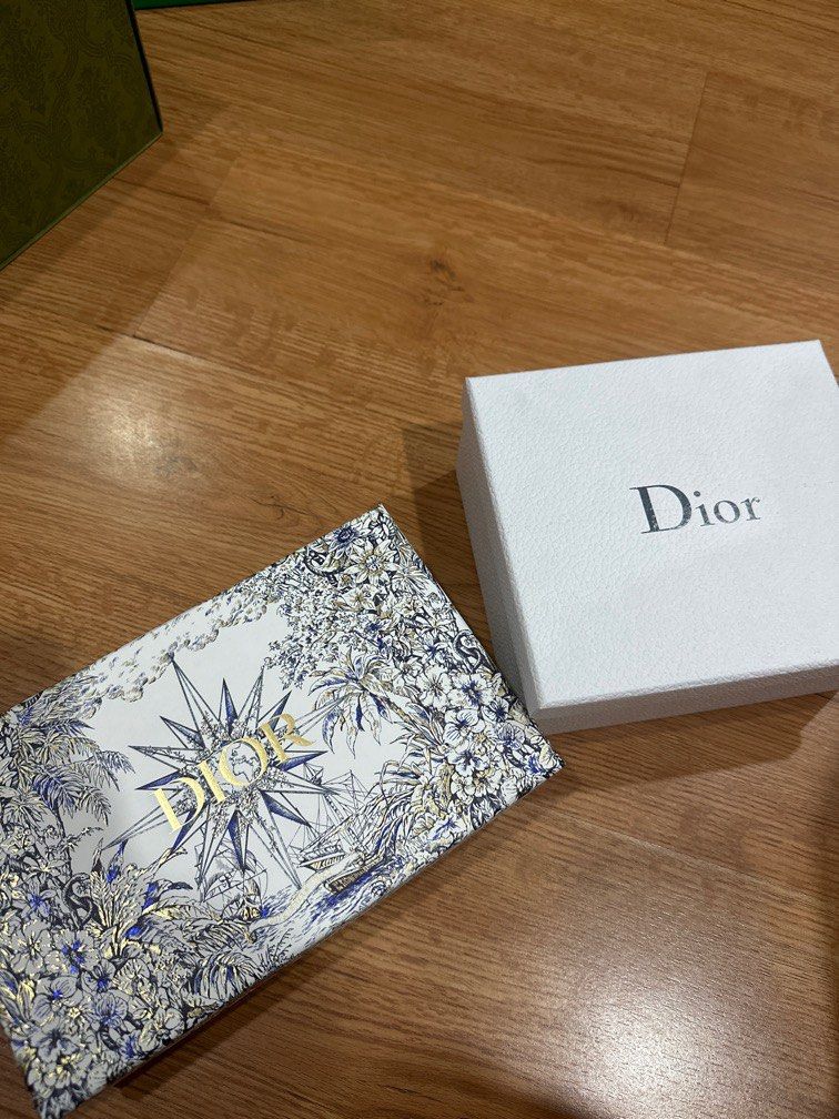 Dior Box (Category: Luxury Accessories) located in Makati City. Submitted by shopmyarte (Listing ID 1208012189, Image 1). Description: .