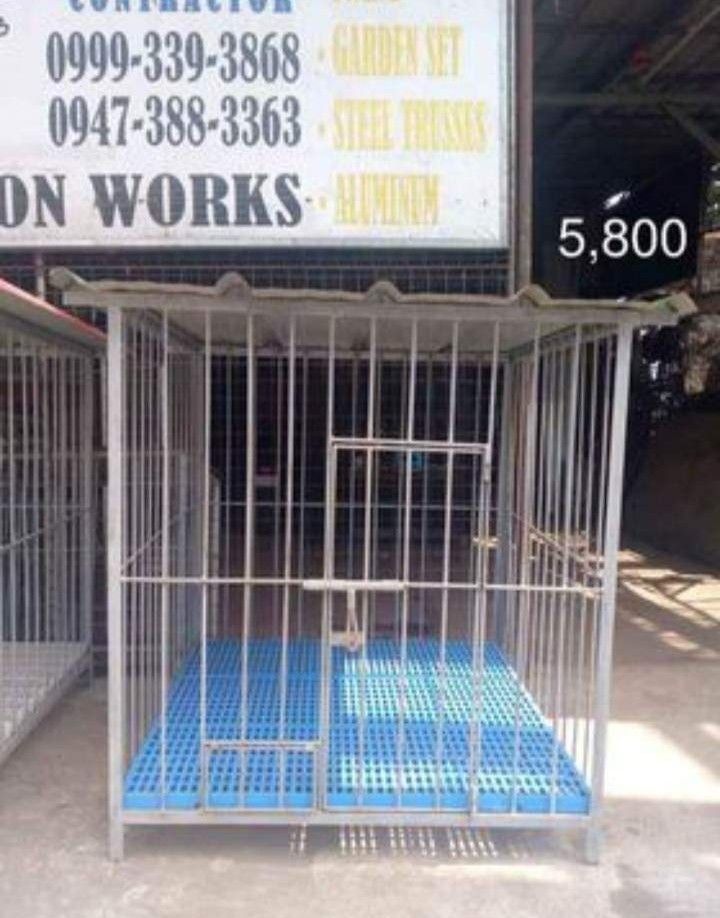 Dog cage on Carousell