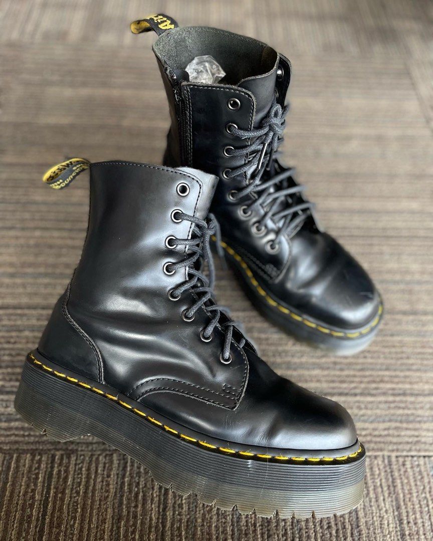 Dr. Martens JADON Barang Mewah Tas Dompet di Carousell