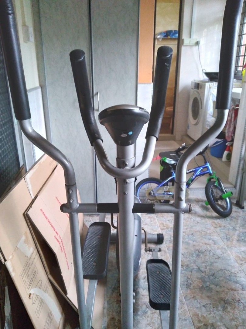 Exercise machine (Category: Cardio & Fitness Machines) located in Singapore. Submitted by bubbly20 (Listing ID 1207976777, Image 1). Description: Zanfit exercise machine. Bought it for $250 but seldom used. Working condition. Just want to clear as I'm moving out..