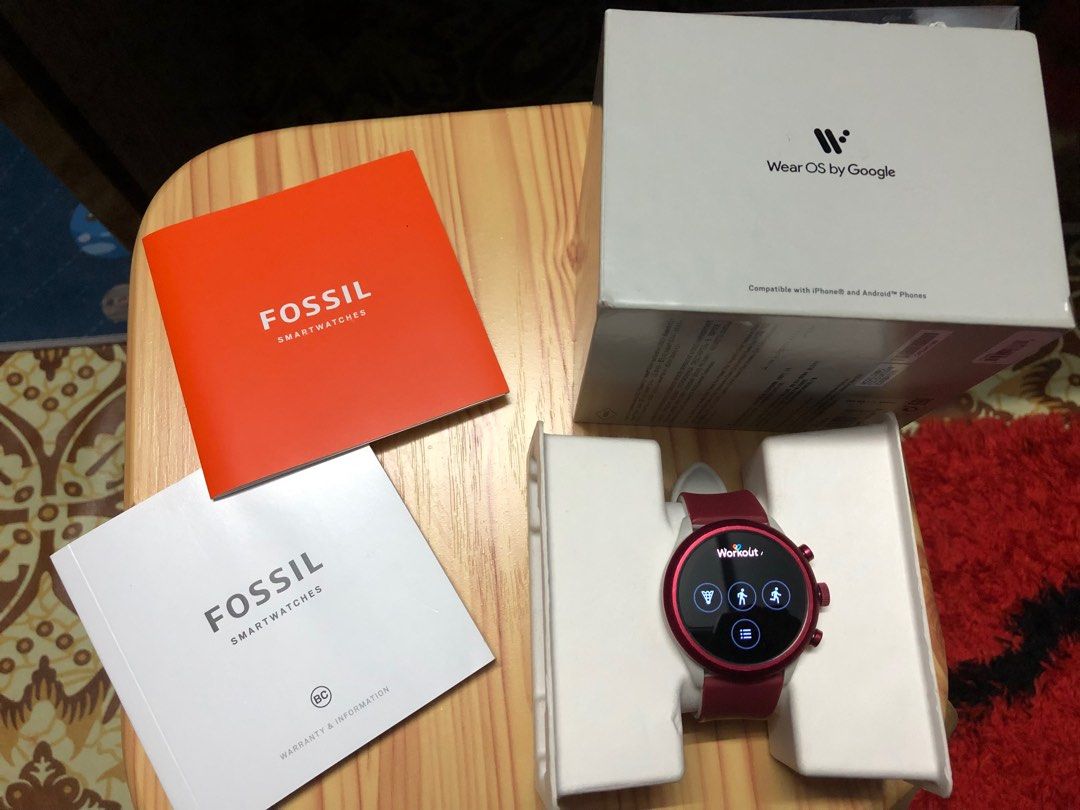 Fossil sport hotsell with iphone