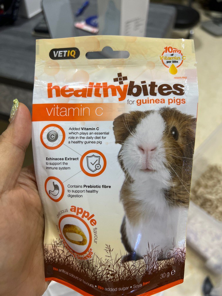 Guinea Pigs bites, Pet Supplies, Pet Food on Carousell