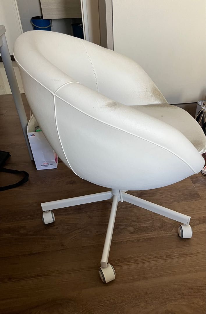 IKEA SKRUVSTA Swivel chair (Ysane white), Furniture & Home Living