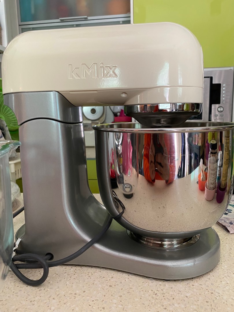 Kenwood kMix Stand Mixer with Kbeater, Dough hook & Whisk..5 Liter