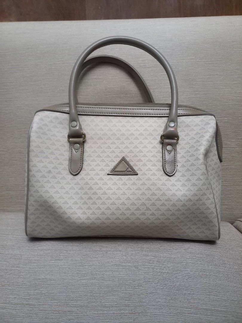 Liz claiborne hotsell vintage handbags