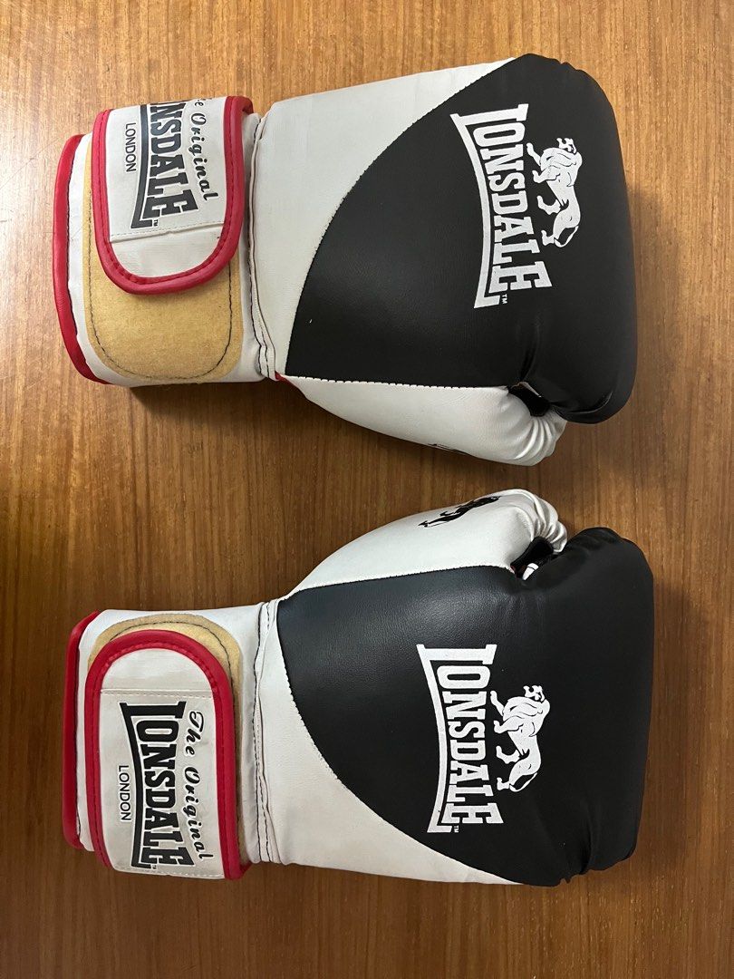 LONSDALE BOXING GLOVES, Sports Equipment, Other Sports Equipment and