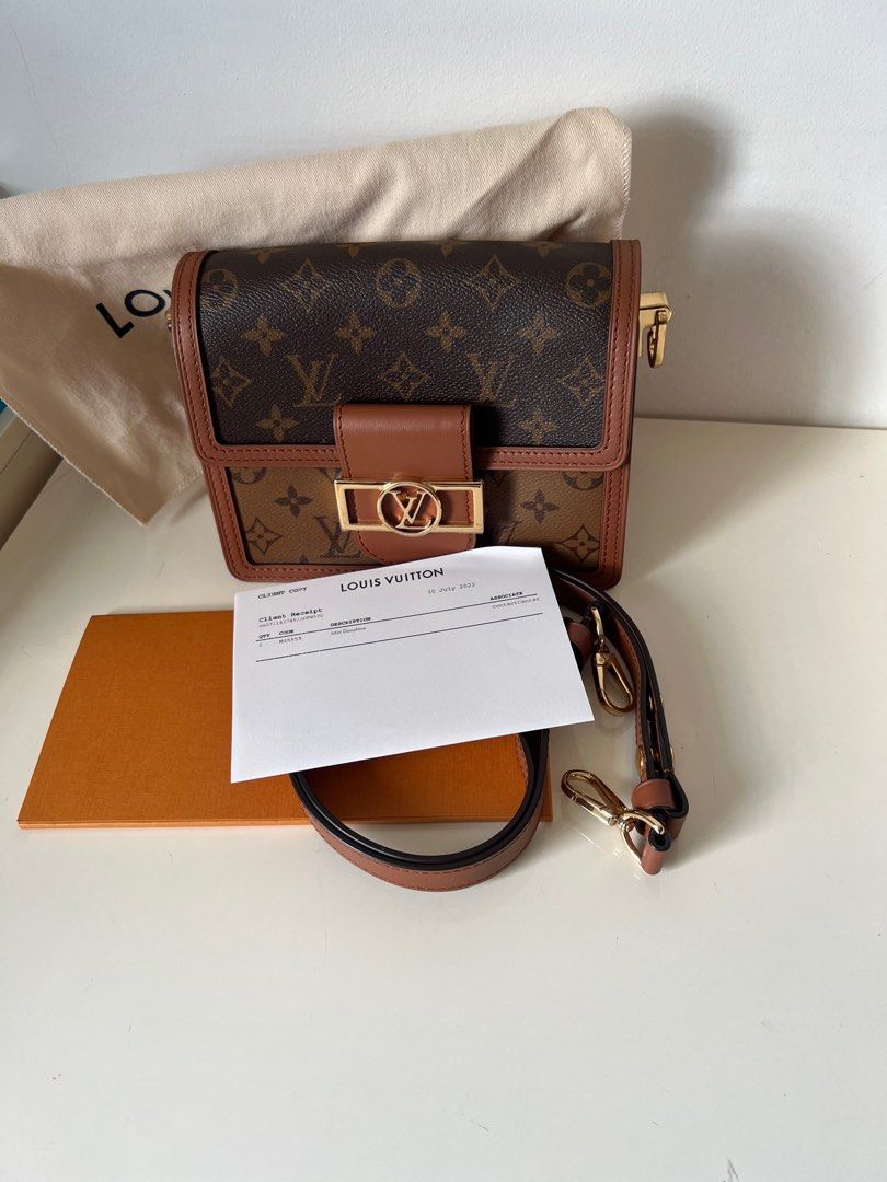 What's in my bag? - Louis Vuitton Mini Dauphine (2020) 