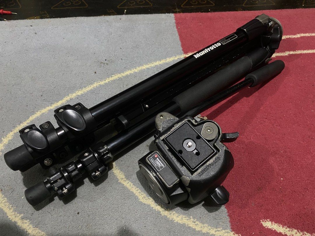 Manfrotto 190XB & 128RC Video Head (Category: Tripods & Monopods) located in Tanay. Submitted by bentomendez (Listing ID 1207922458, Image 3). Description: For Sale or Swap: Manfrotto 190XB Tripod legs Manfrotto 128RC MICRO FLUID VIDEO HEAD All working May signs of usage lang Selling for 13,500pesos RFS: need funds. Tanay, Rizal Open for shipping, pwede COD/COP pero bayaran mo muna ang SF. Message to negotiate. God bless! .
