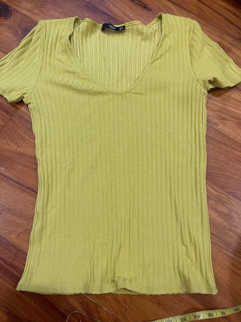 Mango Apple Green Ribbed Top, Women's Fashion, Tops, Shirts on Carousell