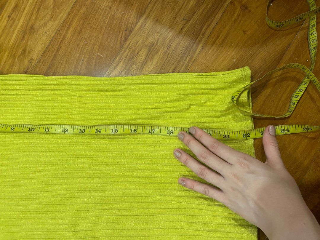 Mango Apple Green Ribbed Top, Women's Fashion, Tops, Shirts on Carousell