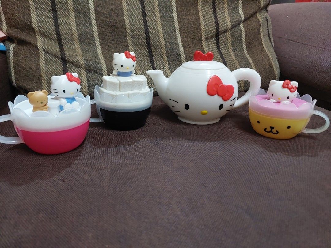 Mcdo Happy Meal toys HELLO KITTY TEA SET, Hobbies & Toys, Toys