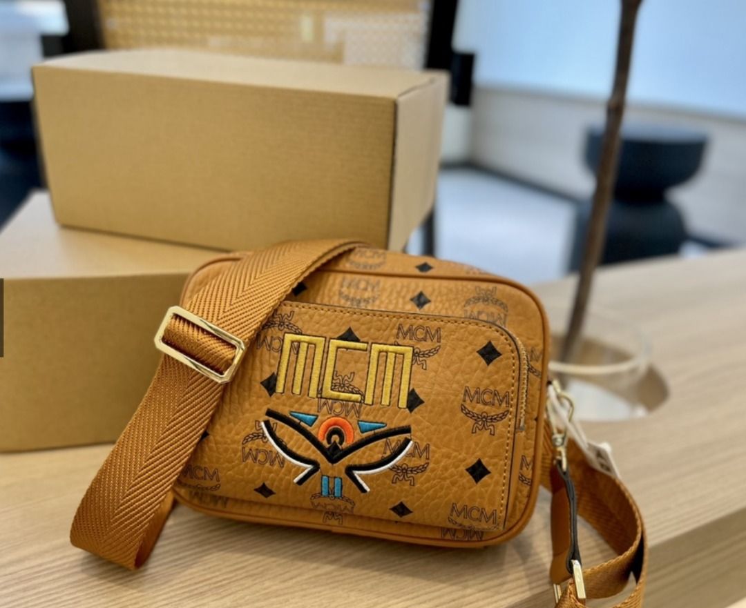 Camera online bag trend