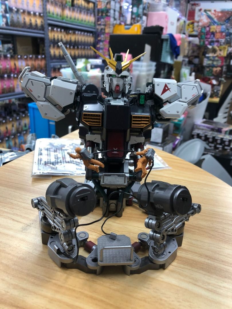 FORMANIA RX-93 νガンダムEX胸像 未開封 バンダイ FORMANIA RX-93 ν
