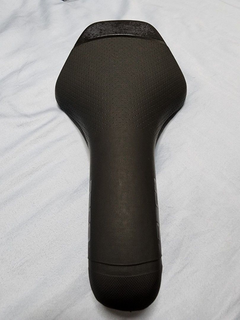 New Saddle from Java Aria (Category: Parts & Accessories) located in Singapore. Submitted by sklstuff (Listing ID 1208016437, Image 2). Description: Saddle removed from Java Aria bike. RFS I change to selle saddle instead Thank you for looking at my listing.