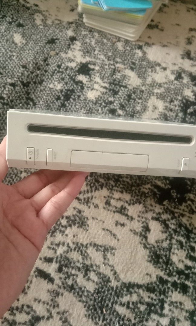 Nintendo RVL - 001(KOR), Video Gaming, Game Consoles on Carousell