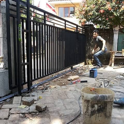 Pagar minimalis besi hollow, Home & Furniture on Carousell