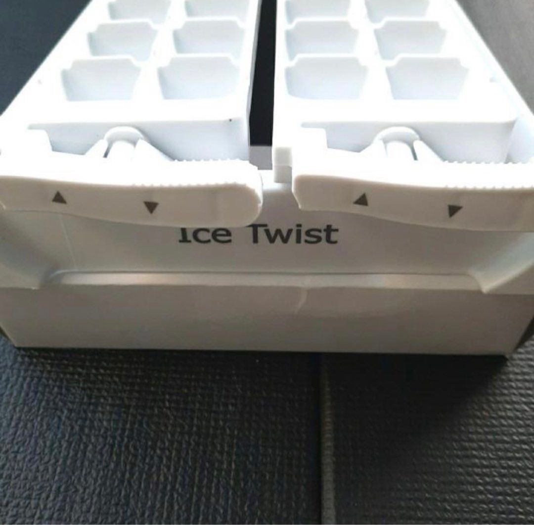 Panasonic Refrigerator Twist Ice Tray, TV & Home Appliances, Kitchen