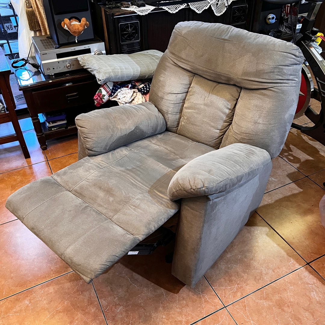 Reclining Chair (1seater), Furniture & Home Living, Furniture, Chairs