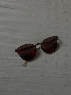 (Category: ) located in . Submitted by thriftwithme__ (Listing ID 1207881977, Image 1). Description: .
