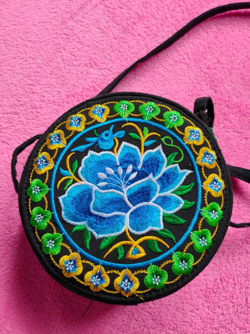 Round sling bag, Men's Fashion, Bags, Sling Bags on Carousell