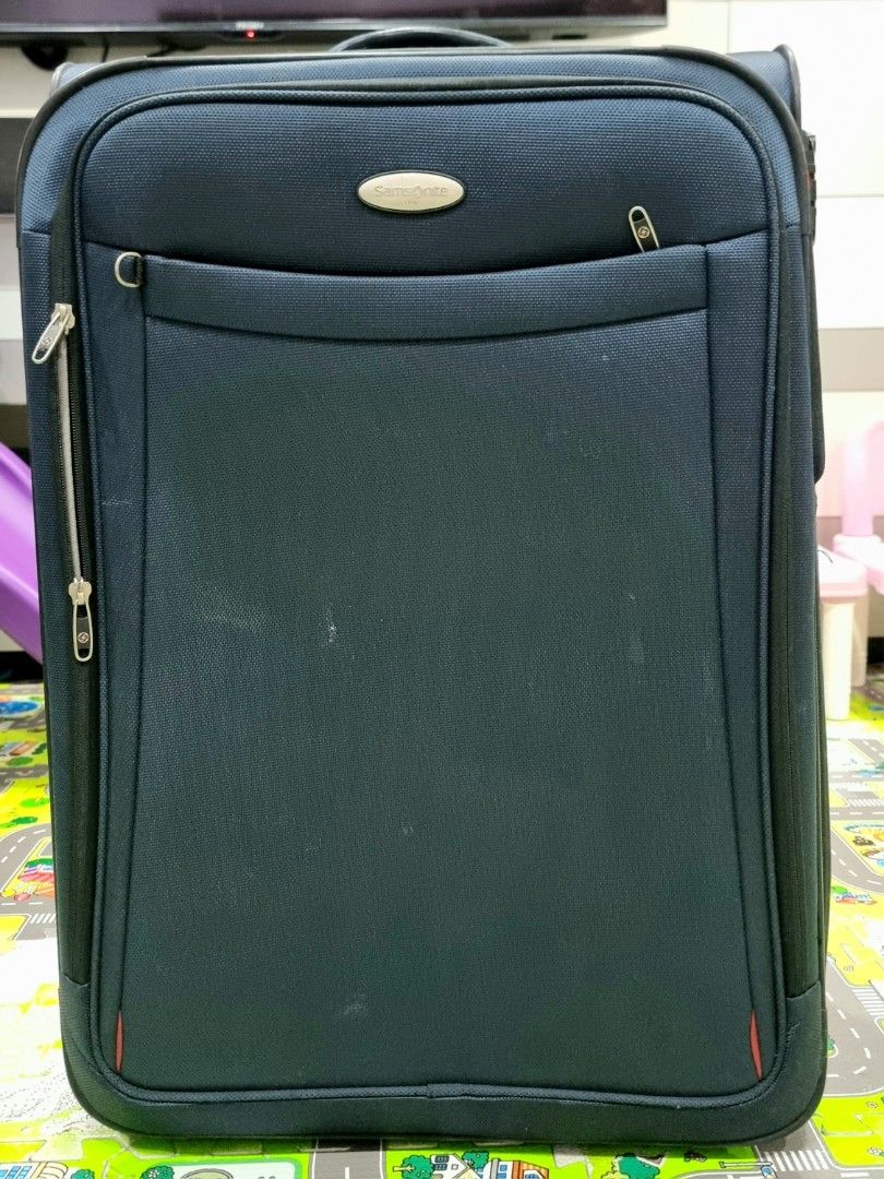 Samsonite 28 inches luggage, Hobbies & Toys, Travel, Luggage on Carousell