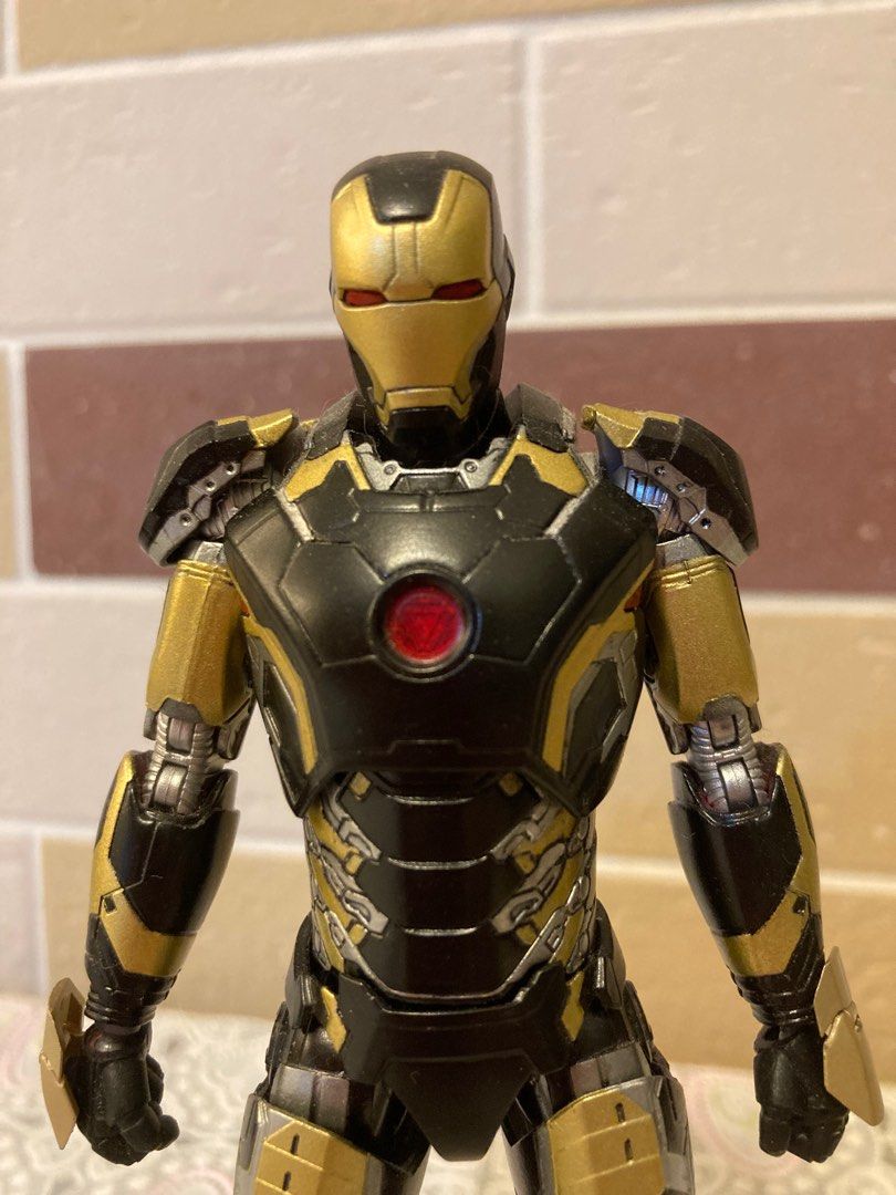 Flevans iron man store
