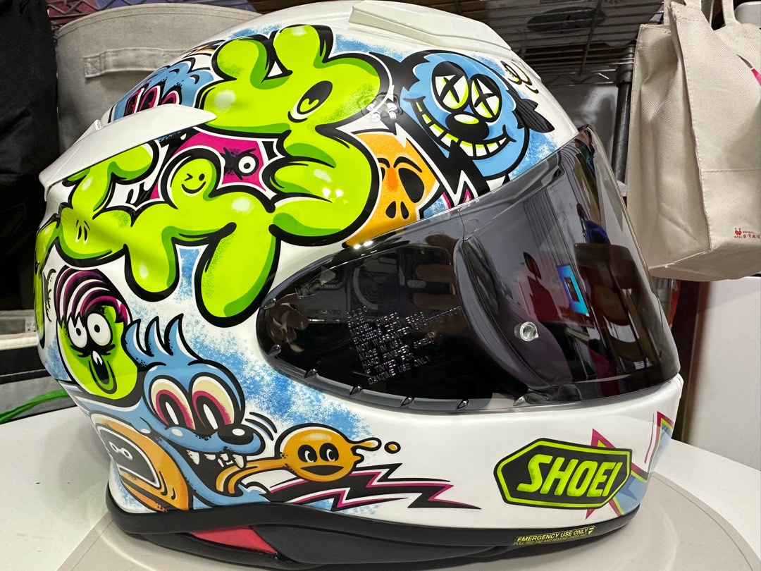 Shoei Z8 Mural TC10 全罩式安全帽, 汽機車零配件在旋轉拍賣