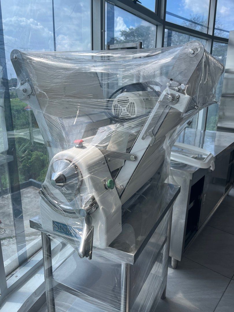 Sinmag dough sheeter table top, TV & Home Appliances, Kitchen