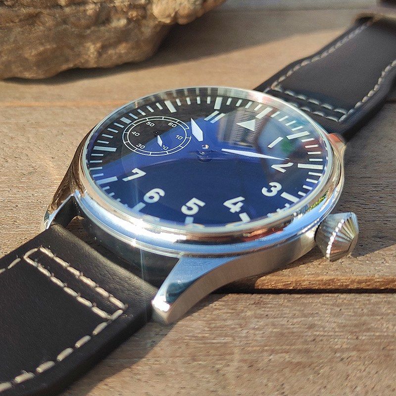 Mechanical top pilot watch