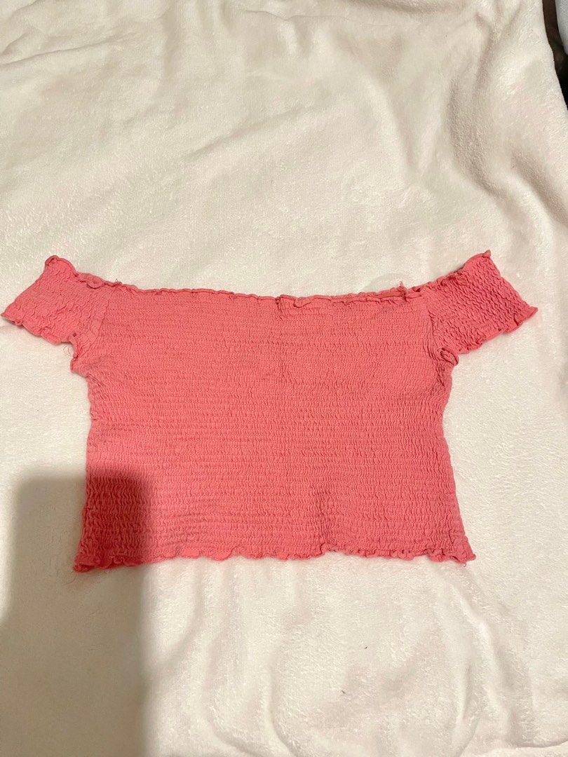 Stradivarius off shoulder top (Category: Others Tops) located in Pasig City. Submitted by basicallyb (Listing ID 1207988847, Image 1). Description: super nice in actual can fit med- large never used .