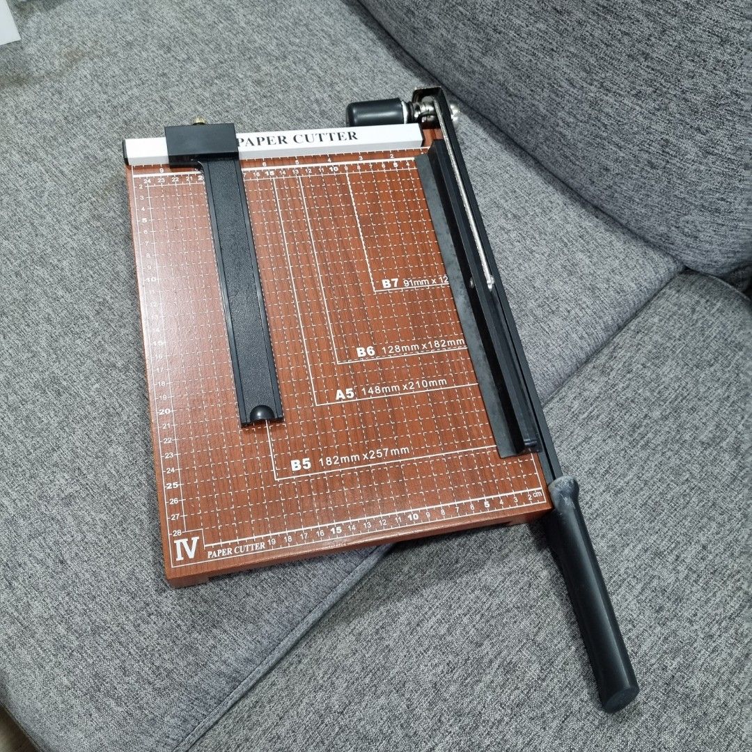 suremark paper cutter a4, Hobbies & Toys, Stationery & Craft, Craft
