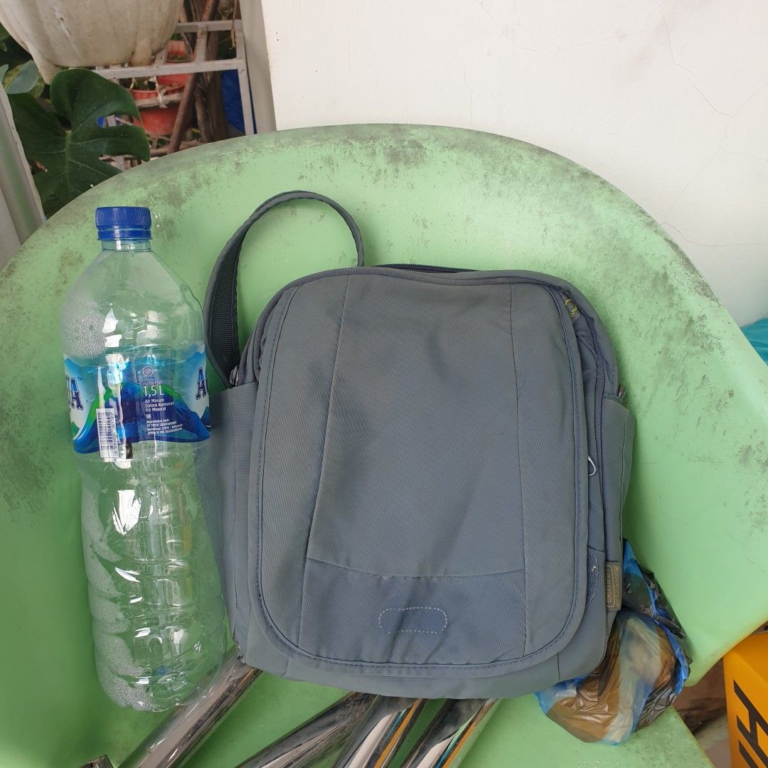 Tas pacsafe outlet