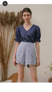 The willow label drew shorts blue