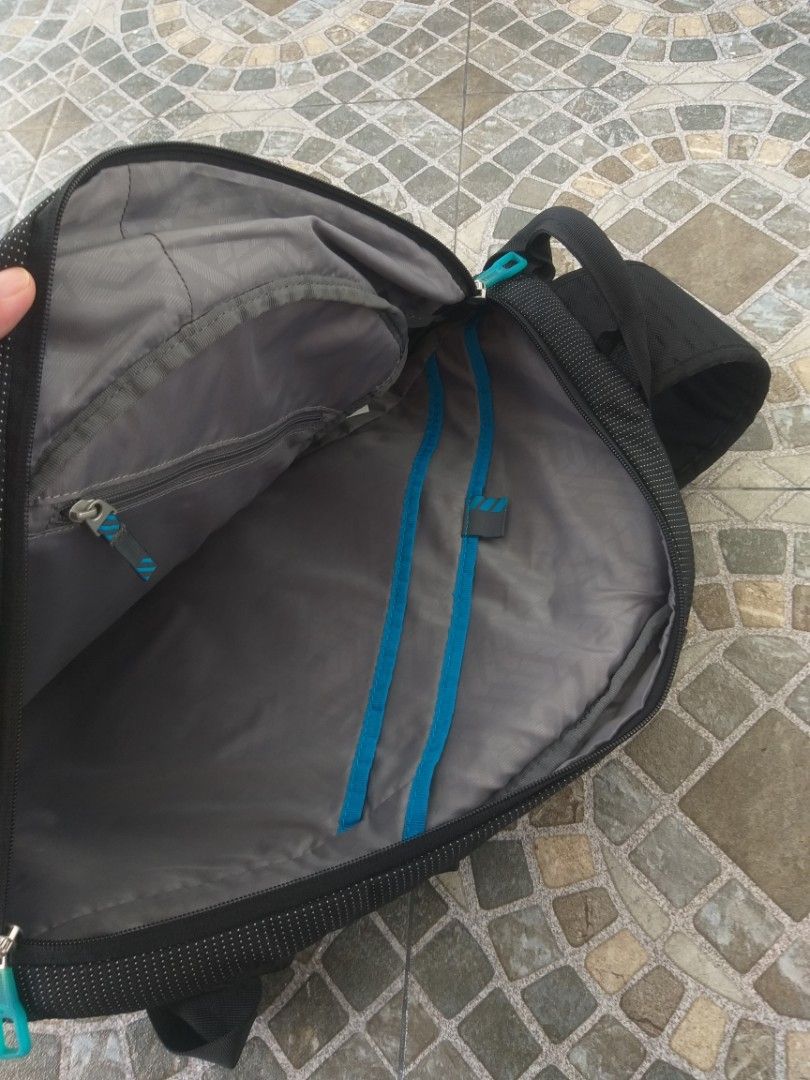 Thule crossover sling pack, Men's Fashion, Bags, Backpacks on Carousell