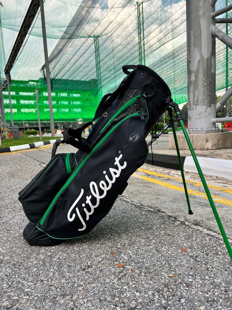 Titleist limited edition Players 4 shamrock golf bag, Sports Equipment