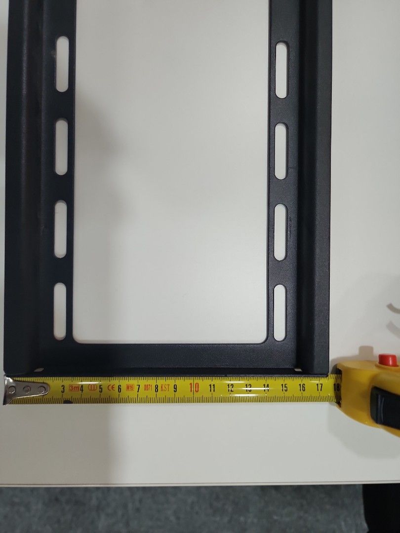 TV Bracket (Category: Home Improvement Tools & Accessories) located in Singapore. Submitted by knowingyourself (Listing ID 1207885331, Image 3). Description: Used TV bracket 470 x 170mm Self collection at Zervex.