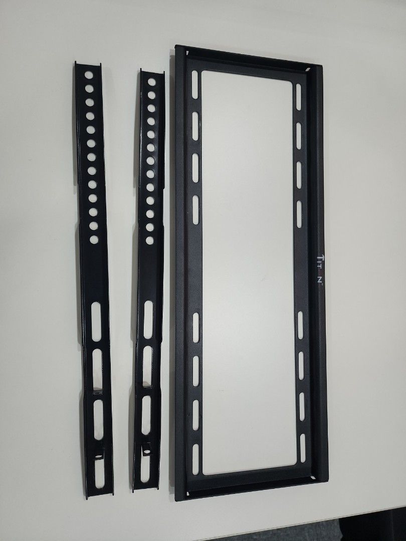 TV Bracket (Category: Home Improvement Tools & Accessories) located in Singapore. Submitted by knowingyourself (Listing ID 1207885331, Image 1). Description: Used TV bracket 470 x 170mm Self collection at Zervex.