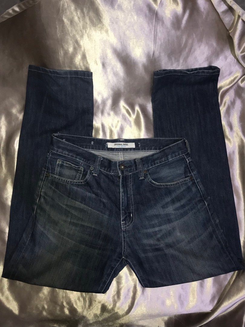 unisex maong jeans pants (Category: Jeans) located in Cainta. Submitted by div.declutters (Listing ID 1207996579, Image 1). Description: waist: 27-31in length: 39.