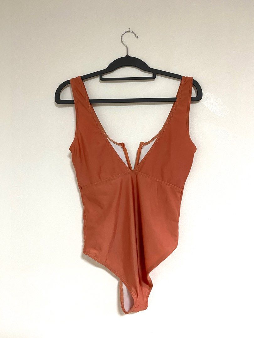 Vcollar/ Vback One piece swimsuit, Women's Fashion, Swimwear, Bikinis