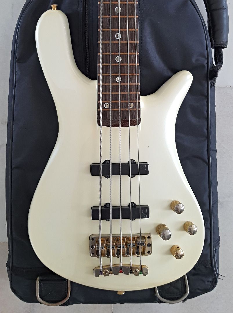 Warwick Streamer Stage 2 Pearl White Bass Guitar, Hobbies & Toys, Music
