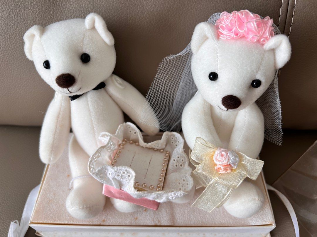 Bear ring new arrivals holder