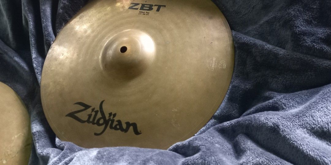 Zildjian ZBT Cymbals 5pcs (Category: Musical Instruments) located in Quezon City. Submitted by crystal.murano (Listing ID 1207894980, Image 2). Description: .