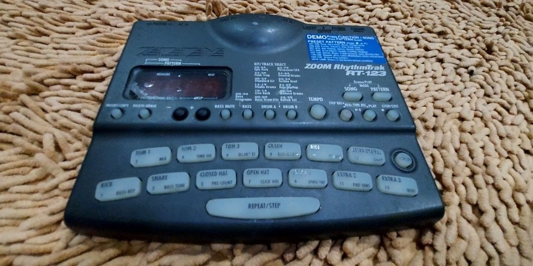 Zoom rhythm trak RT 123 drum machine (Category: Musical Instruments) located in Santa Rosa. Submitted by rcm066915 (Listing ID 1208035814, Image 2). Description: zoom drum machine. no issue.